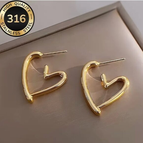 22k Gold Plated Heart Hoop Earrings - Picture 2 of 6